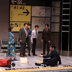 「カラカラ天気と五人の紳士」開幕、堤真一「“不条理”ではなく、“普通の会話”なんだ」