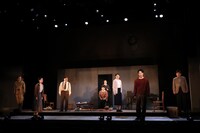 こまつ座「夢の泪」より。（撮影：宮川舞子）