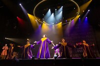 ミュージカル「VIOLET」より。（撮影：岡千里）