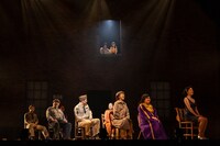 ミュージカル「VIOLET」より。（撮影：岡千里）