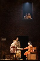 ミュージカル「VIOLET」より。（撮影：岡千里）