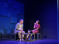 劇団道学先生「東京の恋～さほどロマンチックでもなく～」より、「うそぶく」の様子。（撮影：劇団道学先生）