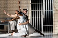 「マシュー・ボーンの『ロミオ＋ジュリエット』」リハーサルより。（Photo by Johan Persson）