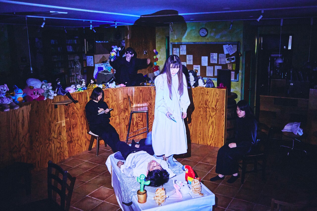 「仙川の夜を楽しんで」暗闇を照らして観劇する、劇団しようよ「人形のいいえ」本日開幕