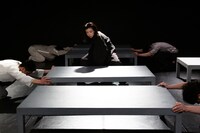 サファリ・P 第10回公演「悪童日記」より。（撮影：松本成弘）