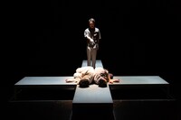 サファリ・P 第10回公演「悪童日記」より。（撮影：松本成弘）