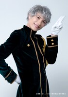 輝馬扮する北海道新幹線。