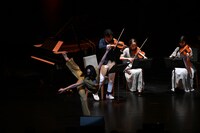 「～0歳からお年寄りまで、みんなのコンサート～はじめまして！」より。(c)山田毅