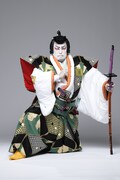 市川男女蔵扮する粂寺弾正。(c)松竹