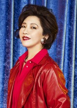 瀬奈じゅんのビジュアル。(c)磯部昭子