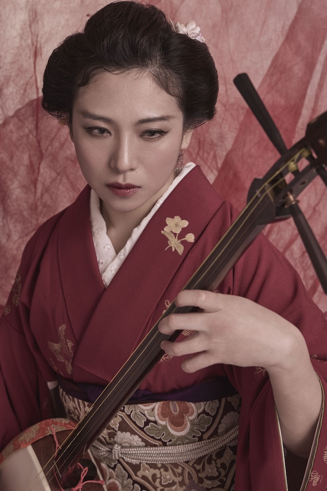 淺場万矢のキャストビジュアル。