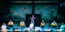 舞台は大衆浴場だった場所、王嘉明とタニノクロウの新作「誠實浴池」台湾で幕開け