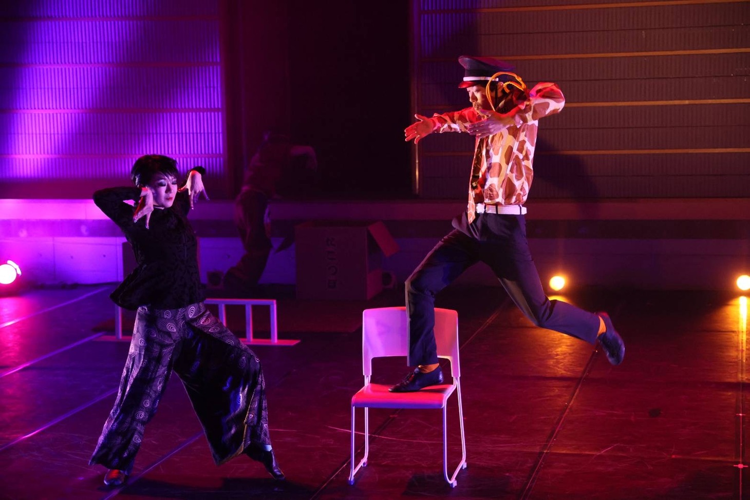 「CHAiroiPLIN～おどる落語～『らくだ』」より。（Photo by HARU）