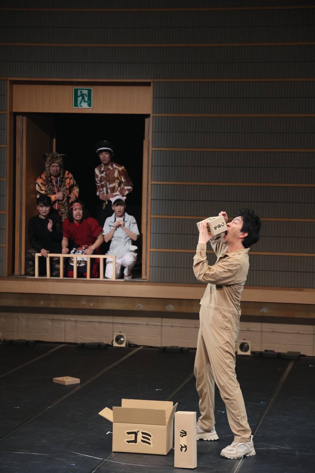 「CHAiroiPLIN～おどる落語～『らくだ』」より。（Photo by HARU）
