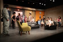 アガリスクエンターテイメント 第31回公演「なかなか失われない30年」より。（撮影：石澤知絵子）