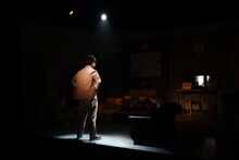 アガリスクエンターテイメント 第31回公演「なかなか失われない30年」より。（撮影：石澤知絵子）