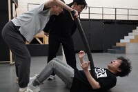 「女の友情と筋肉 THE MUSICAL -幸せの上腕二頭筋-」稽古場の様子。