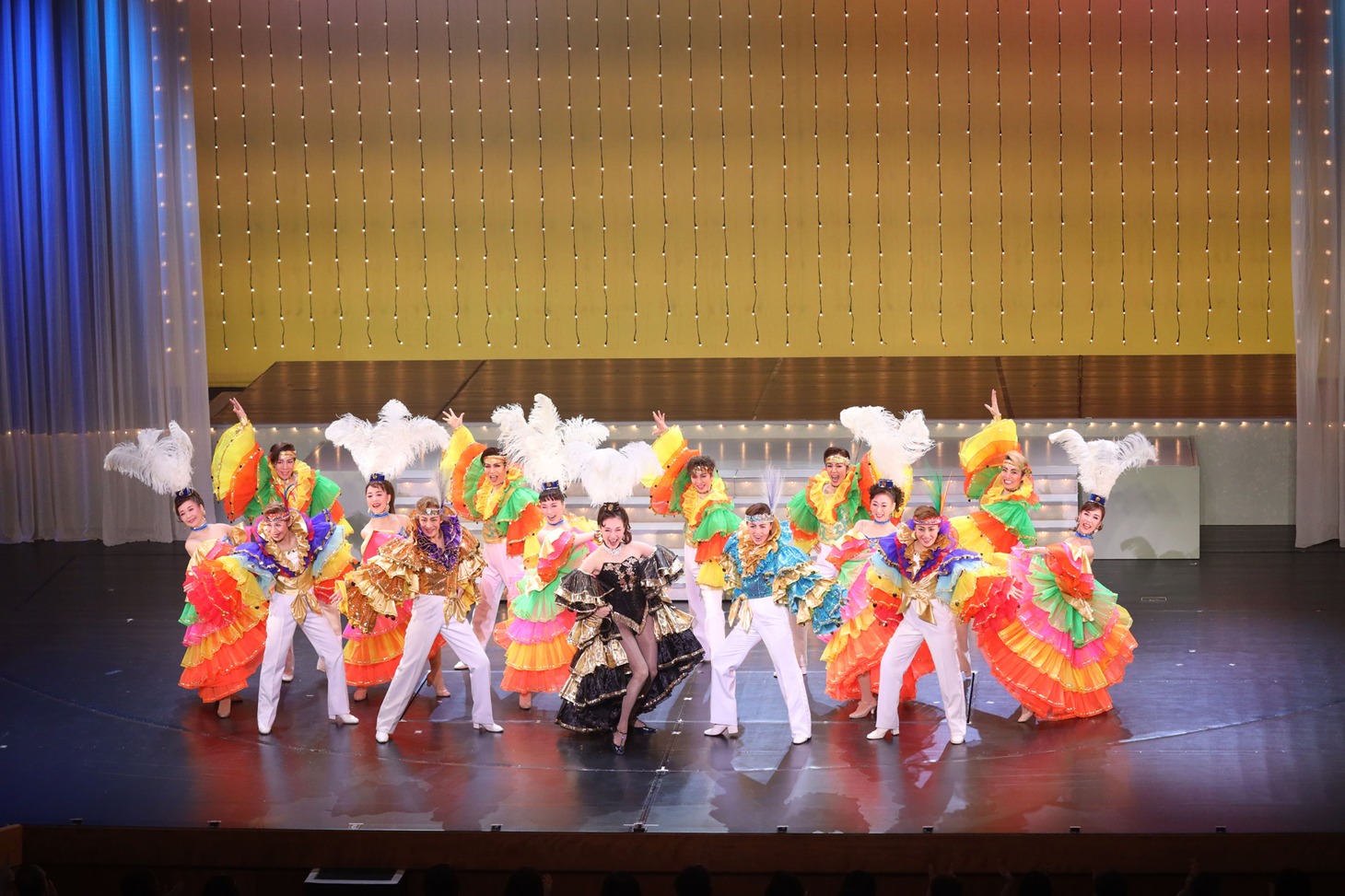 OSK日本歌劇団 OG公演「Eternal Glory」より。(c)松竹