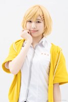 華山七彩扮する橘香織。