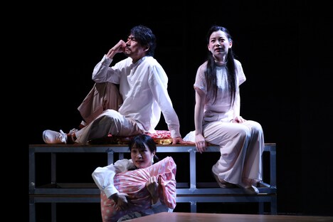 「文学座公演『アラビアンナイト』」より。