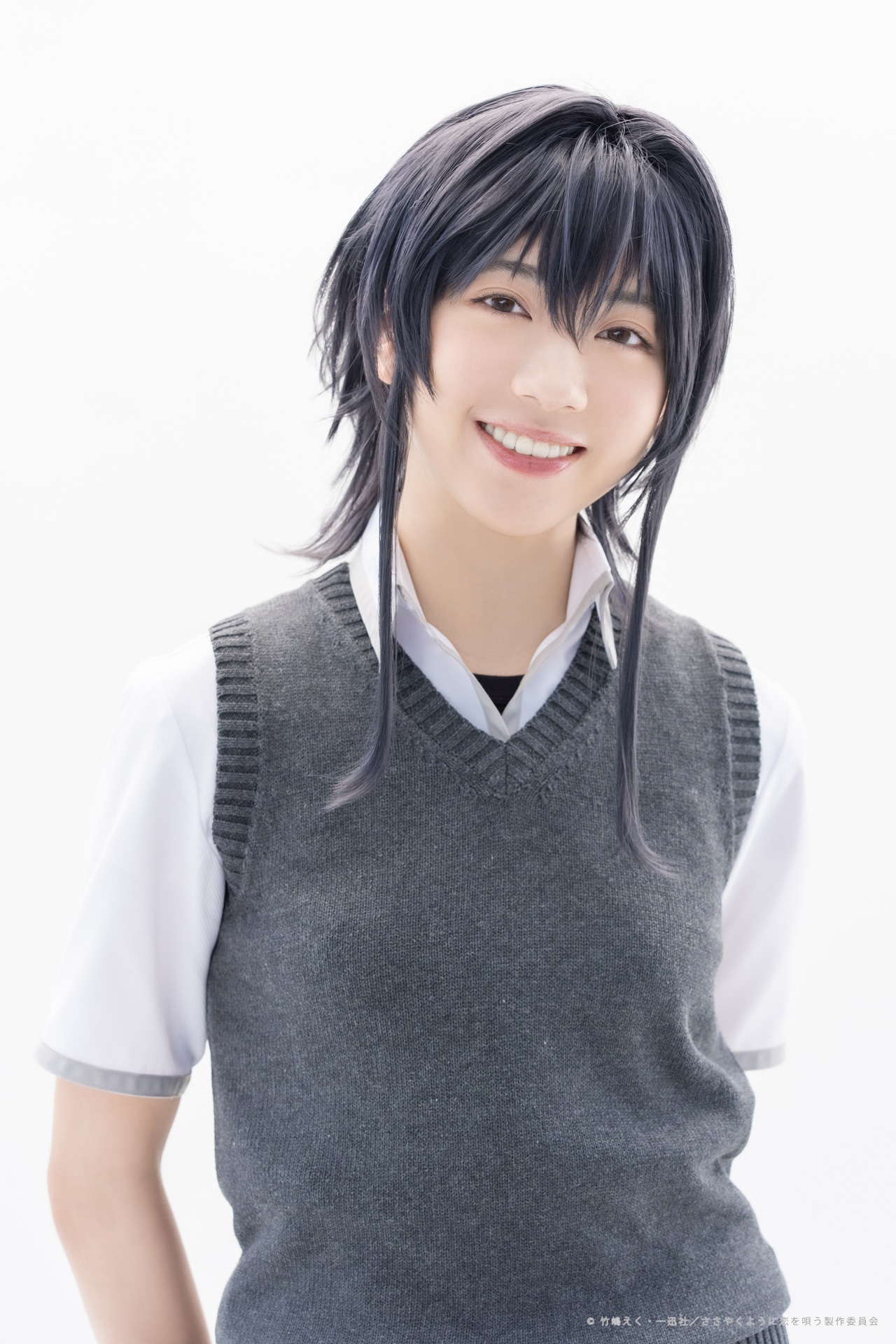 石井萌々果扮する朝凪依。
