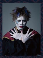 塩崎こうせいのビジュアル。