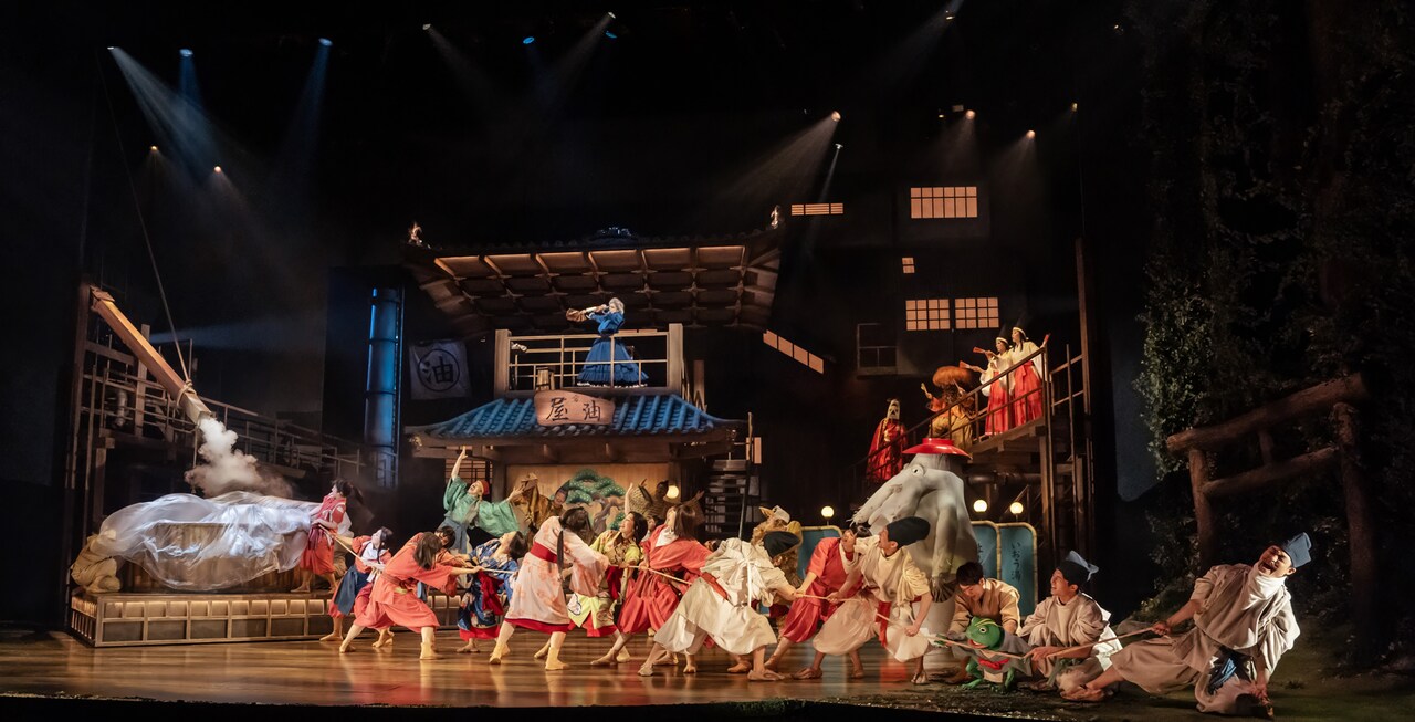 「舞台『千と千尋の神隠しSpirited Away』」イギリス・ロンドン公演より。(Photo: Johan Persson)