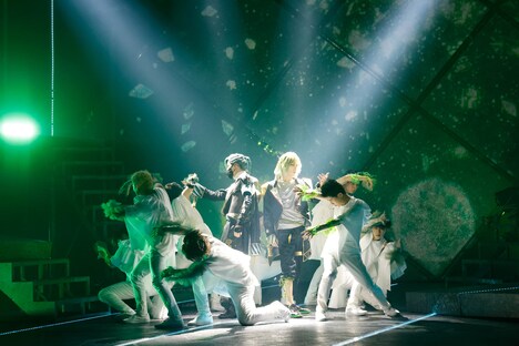 Experimental Theater「結合男子」より。（撮影：佐藤薫、高田真希子）