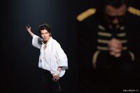 彩の国さいたま芸術劇場開館30周年記念 彩の国シェイクスピア・シリーズ2nd Vol.1「ハムレット」より。（撮影：宮川舞子）