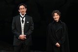 「“吉田吉田対決”が見どころ」と話す吉田栄作(左)と、吉田栄作の発言に、思わず笑ってしまう吉田羊(右)。