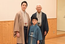 左から中村梅枝、小川大晴、中村時蔵。