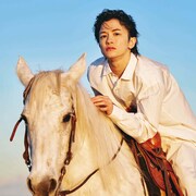 “ある男”の朝から夜までの姿捉える、小西成弥が二十代ラストに届ける写真集