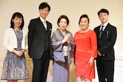 左から瀬戸摩純、喜多村緑郎、波乃久里子、渡辺えり、河合雪之丞。