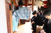 「六月博多座大歌舞伎」夜の部「東海道四谷怪談」の舞台安全成功祈願より、尾上右近。(c)博多座