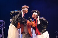 「なめ猫ロックショー！」より。（撮影：立川賢一、高瀬弥生）