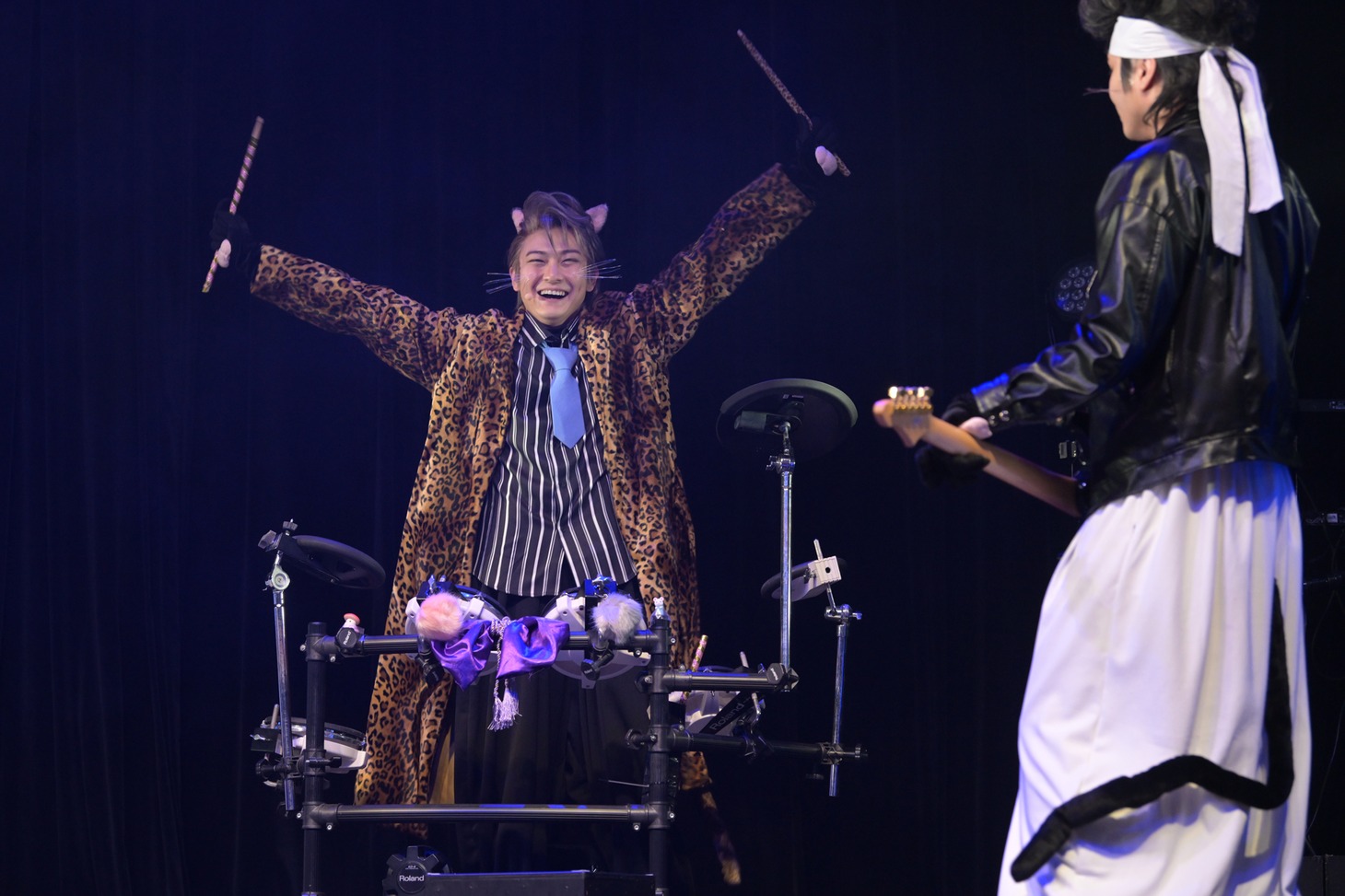 「なめ猫ロックショー！」より。（撮影：立川賢一、高瀬弥生）