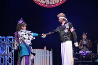 「なめ猫ロックショー！」より。（撮影：立川賢一、高瀬弥生）