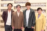 左から狩野英孝、川平慈英、三浦宏規、岡まゆみ。