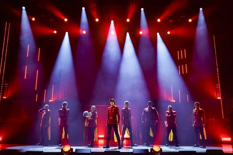 舞台「サイボーグ009」より。（撮影：小境勝巳）