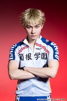 高崎俊吾扮する福富寿一。