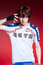 百成瑛扮する新開隼人。