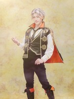 田内季宇扮するヴィクトル。