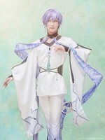 佐野真白扮するイツキ。