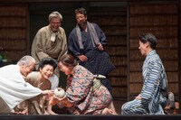 劇団青年座 第256回公演「ケエツブロウよ -伊藤野枝ただいま帰省中」より。劇団青年座 第256回公演「ケエツブロウよ -伊藤野枝ただいま帰省中」より。