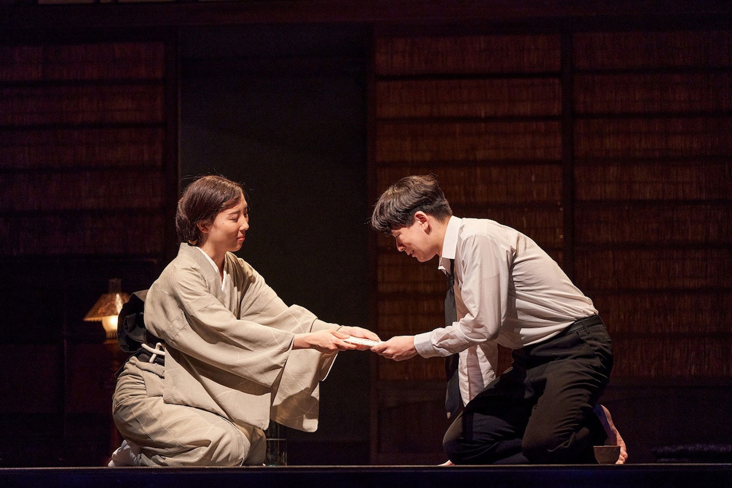 劇団青年座 第256回公演「ケエツブロウよ -伊藤野枝ただいま帰省中」より。