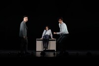 柿喰う客 新作本公演2024「殺文句」より。（撮影：サギサカユウマ）