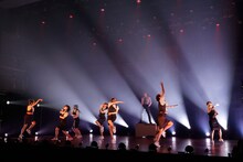 柿喰う客 新作本公演2024「殺文句」より。（撮影：サギサカユウマ）