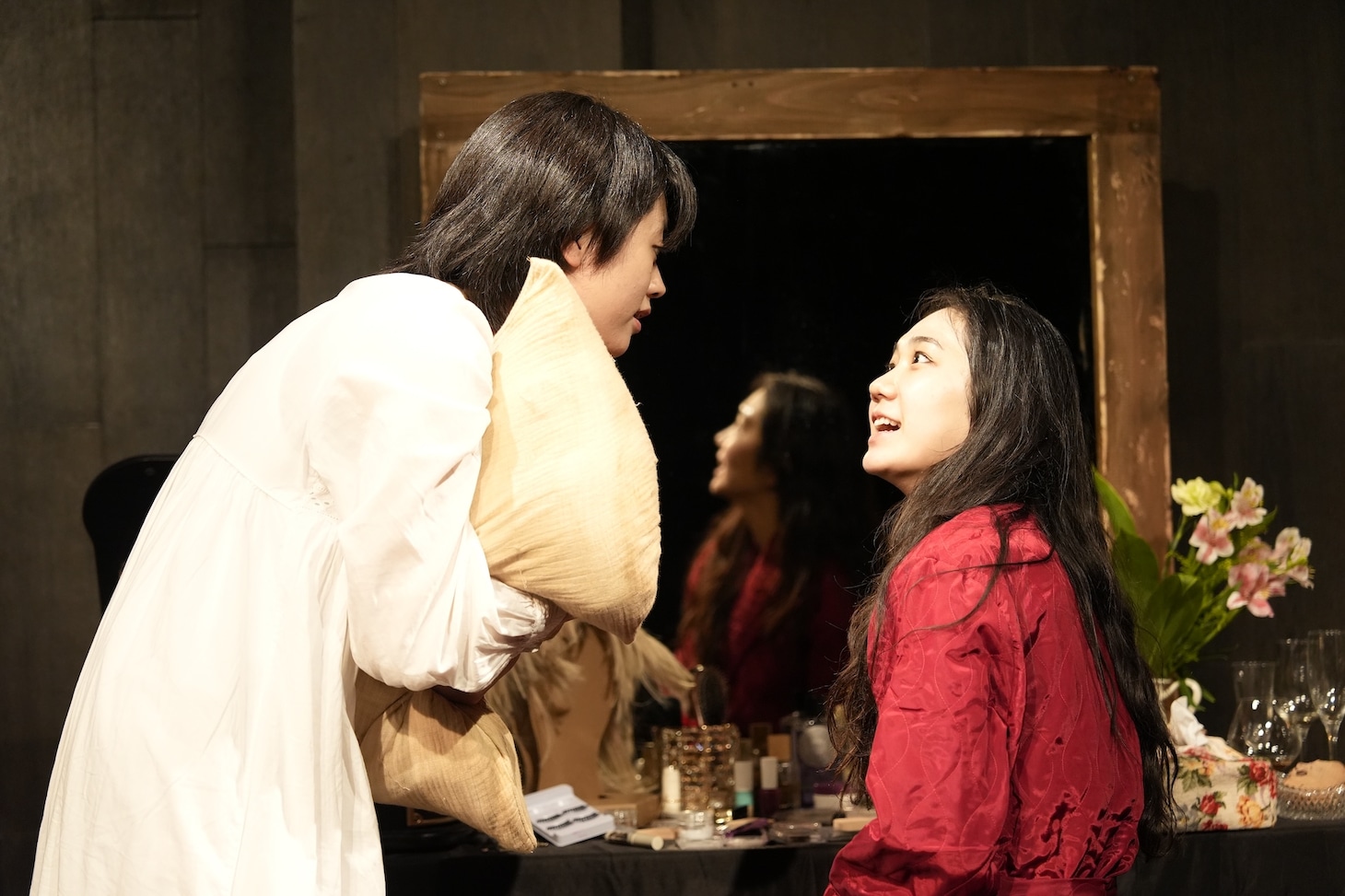 劇団ノックステージ 第5回公演「楽屋-流れ去るものはやがてなつかしき」より。