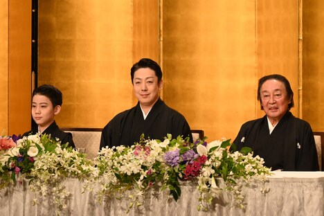 左から尾上丑之助、尾上菊之助、尾上菊五郎。