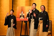 左から尾上丑之助、尾上菊之助、尾上菊五郎。